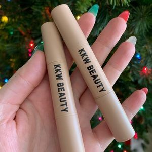 KKW Beauty highlights and contour!